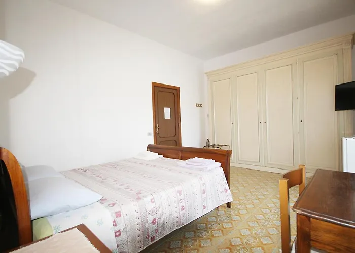 Flamingo Nocleg ze śniadaniem 3*